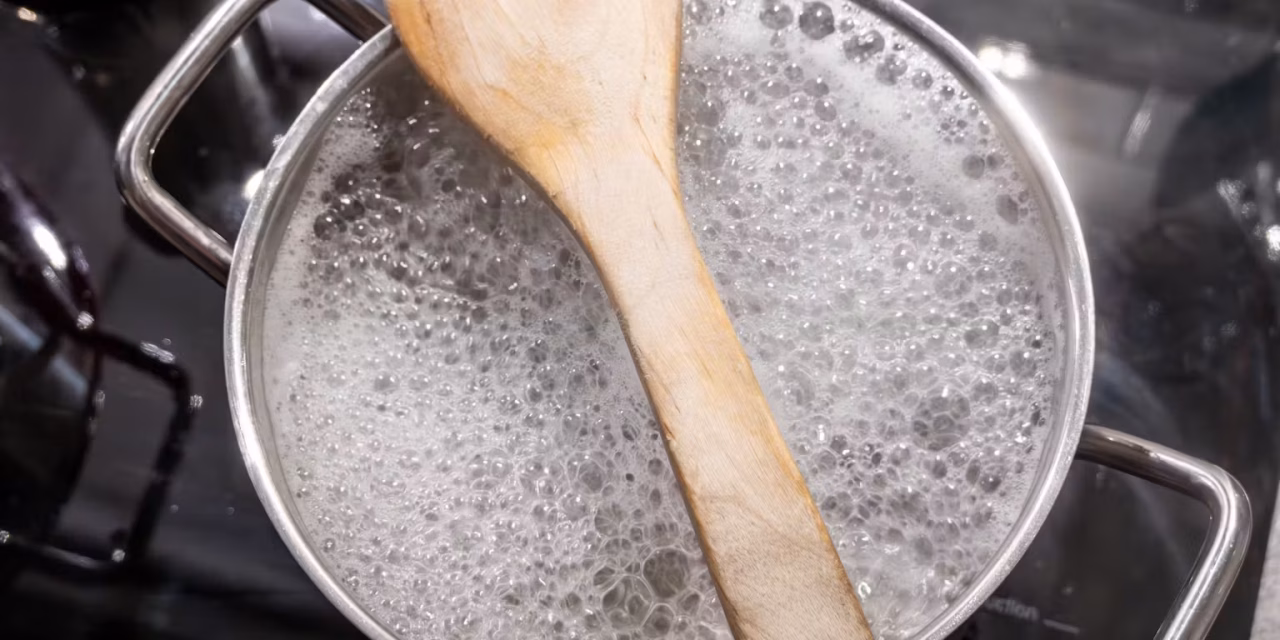 Trik Mencegah Air Rebusan Mie Atau Pasta Meluap Out Dari Panci
