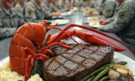 Tentara AS Gelar Pesta Lobster & Steak, Isu Invasi Iran Muncul