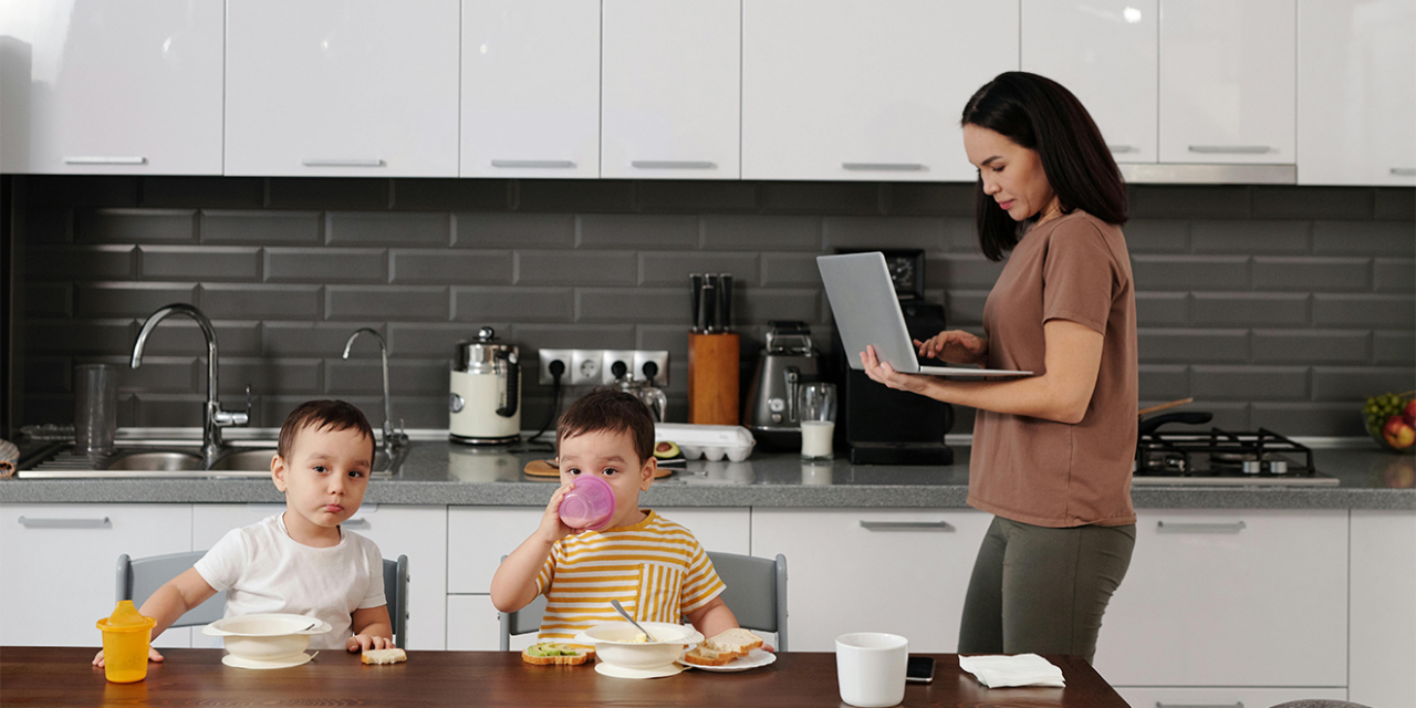 Cara Membagi Waktu Antara Karier, Keluarga, Dan Me-Time