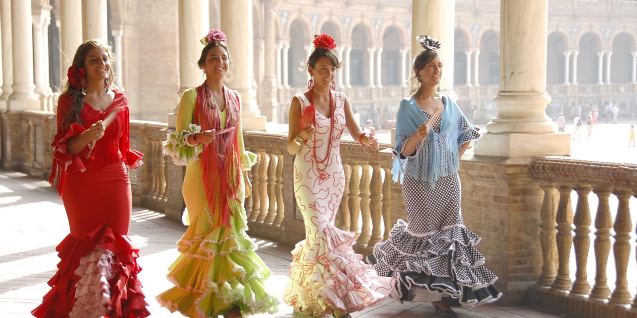 Feria De Abril Dimulai, Gaun Flamenco Warnai Jalanan Spanyol