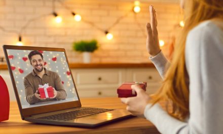 Online Romance Day Pasangan LDR Kirim Hampers Virtual