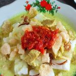 Mencicipi Kupat Glabed Tegal: Ketupat Kuah Santan Super Kental