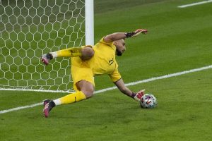 Gianluigi Donnarumma Menggila Di Sesi Latihan Adu Penalti Italia