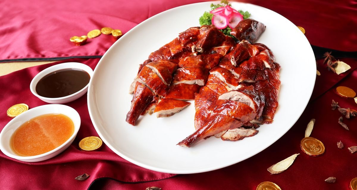 Peking Duck Tiongkok: Sensasi Bebek Dengan Kulit Super Renyah