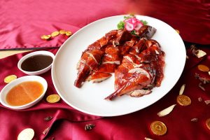Peking Duck Tiongkok: Sensasi Bebek Dengan Kulit Super Renyah