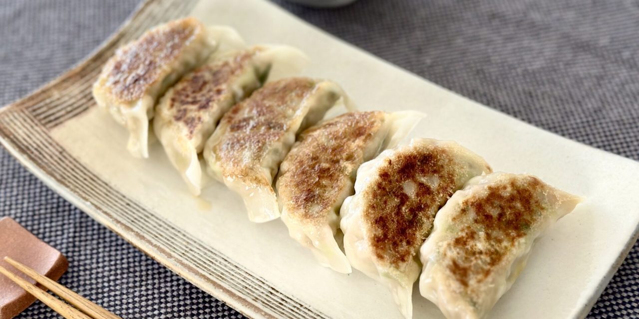 Gyoza Kare Osaka: Ketika Pangsit Goreng Berendam Kari Kental