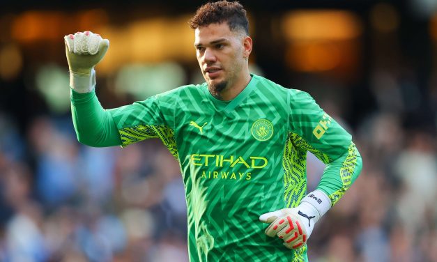 Ederson Moraes Pamit Ke Rekan Di Man City Usai Dilirik Al-Hilal