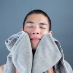 Cegah Iritasi Kulit: Batas Maksimal Pakai Handuk Muka