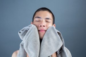 Cegah Iritasi Kulit: Batas Maksimal Pakai Handuk Muka