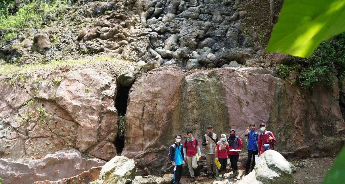 Mengenal Geopark Kebumen, Situs Batuan Dasar Samudra Purba