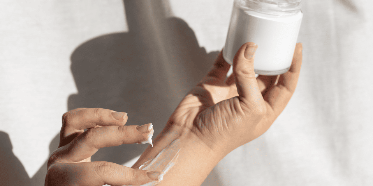 Cegah Penuaan Dini: Manfaat Hand Cream SPF Saat Berkendara