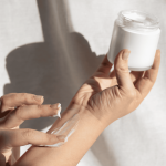 Cegah Penuaan Dini: Manfaat Hand Cream SPF Saat Berkendara