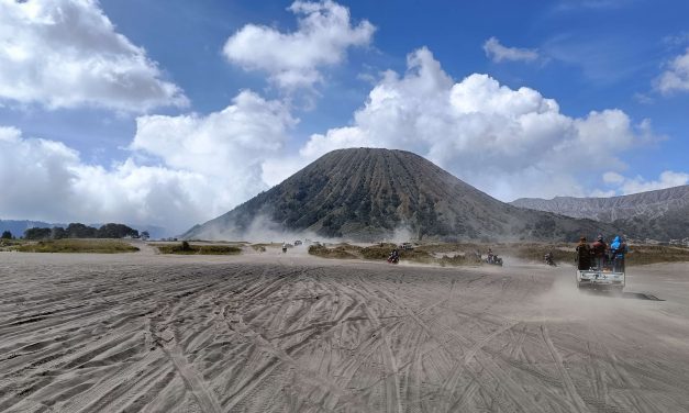 Bromo Kembali Di Buka, 1.145 Wisatawan Padati Lautan Pasir