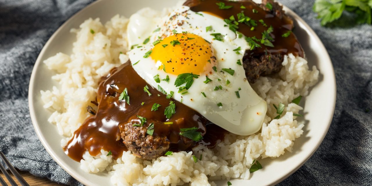 Loco Moco Hawaii: Nasi Patty Daging Telur Dan Saus Gravy