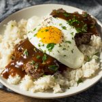 Loco Moco Hawaii: Nasi Patty Daging Telur Dan Saus Gravy