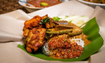 Nasi Kakook Khas Kelantan: Nasi Ayam Kuah Dalca Dan Sambal