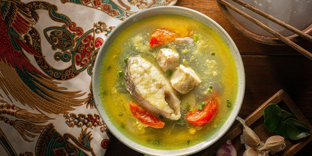 Papeda Kuah Kuning Maluku: Sagu Kenyal Dan Ikan Rempah