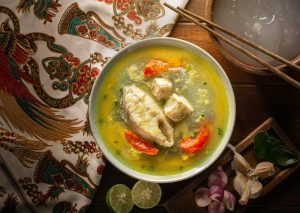 Papeda Kuah Kuning Maluku: Sagu Kenyal Dan Ikan Rempah