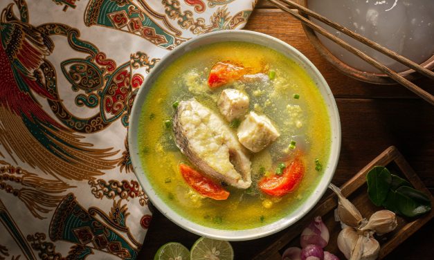 Papeda Kuah Kuning Maluku: Sagu Kenyal Dan Ikan Rempah