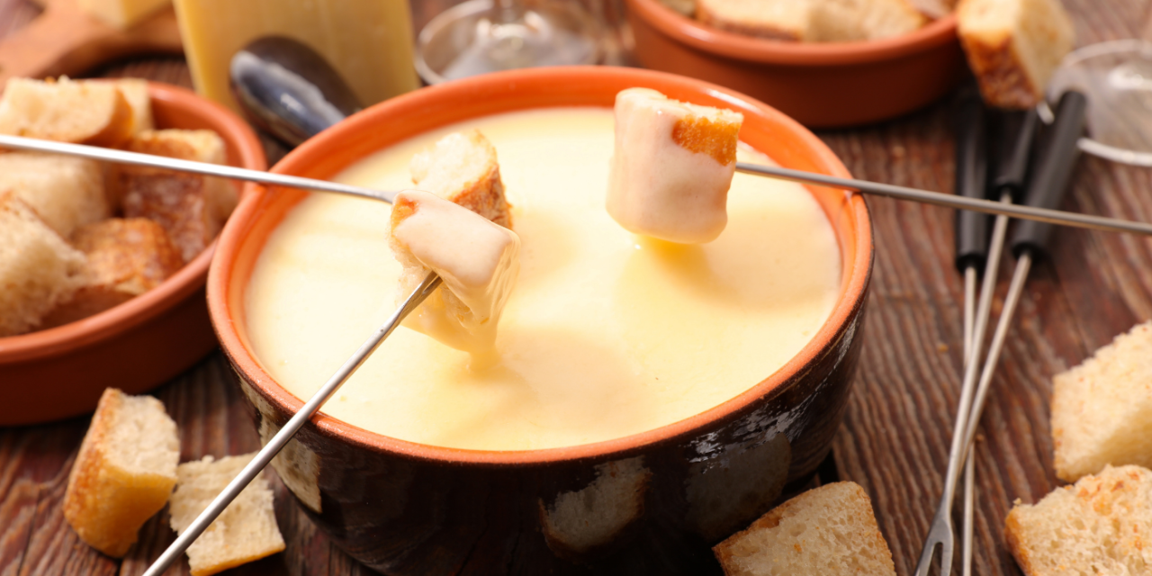 Uniknya Fondue Khas Swiss: Sensasi Keju Gruyère Dan Émmental