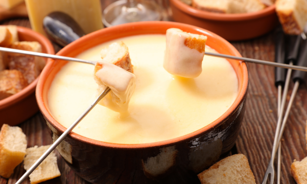 Uniknya Fondue Khas Swiss: Sensasi Keju Gruyère Dan Émmental