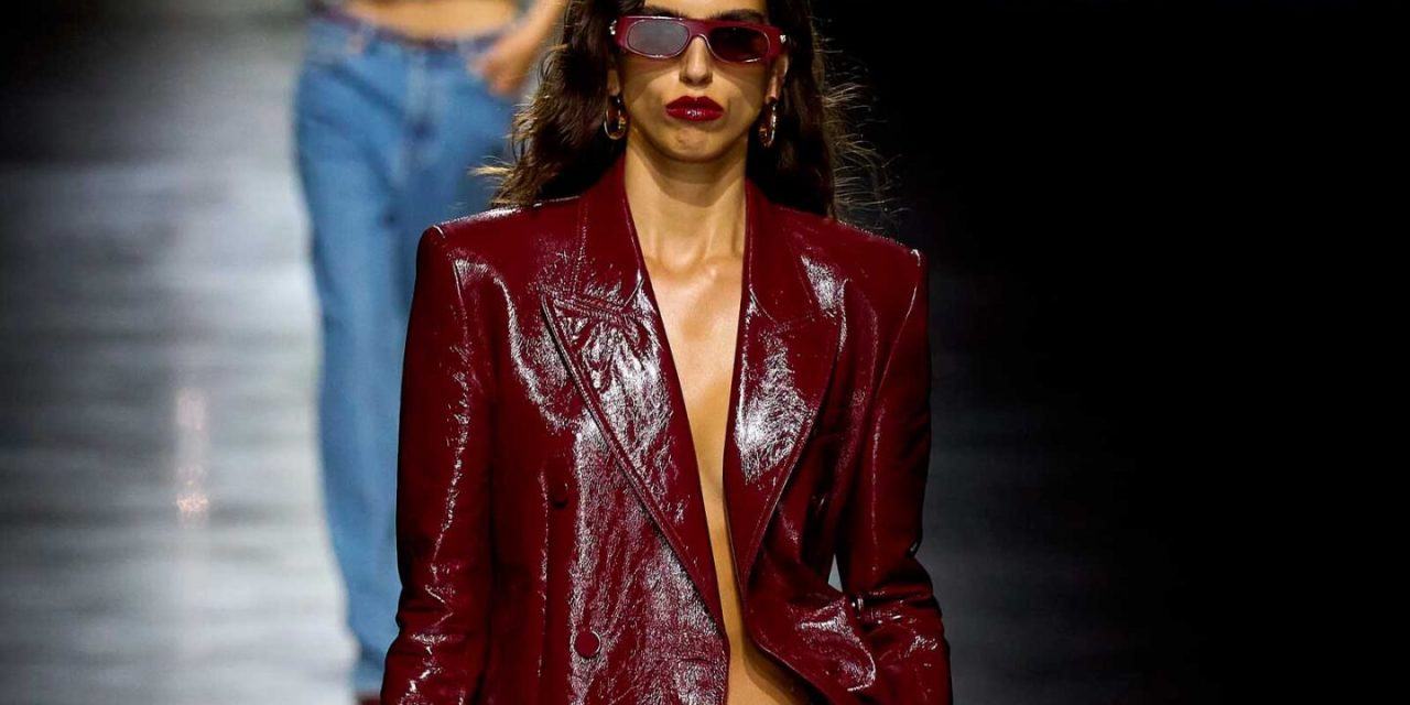 Era Baru Gucci Ancora: Warna Burgundy Yang Jadi Tren Fashion