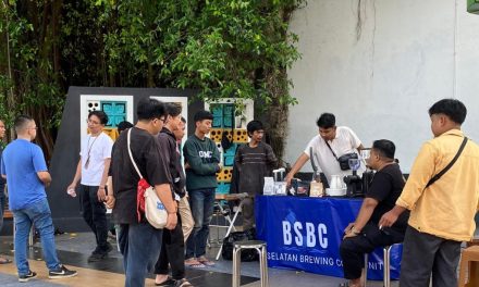 Komunitas Muda Bagikan Kopi Gratis Bagi Pekerja Shift Malam